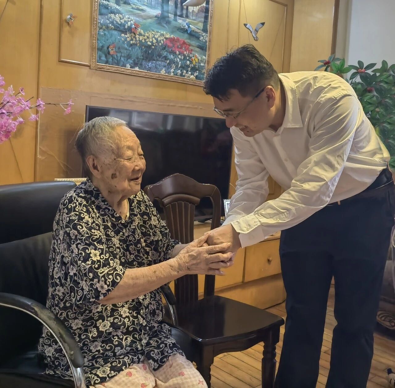 长沙矿冶院党委开展“七一”走访慰问 长沙矿冶院党委开展“七一”走访慰问